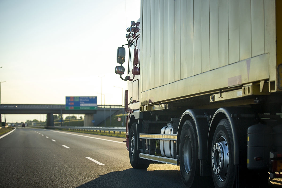 Normativa ADR: cosa è e perché è fondamentale nel trasporto di sostanze chimiche