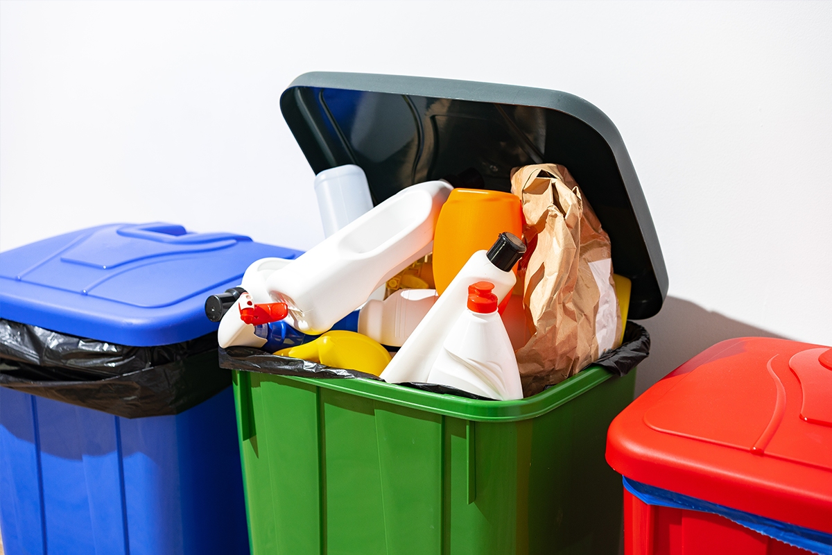 Ottimizzazione della raccolta differenziata: bidoni e trespoli di Lamaplast